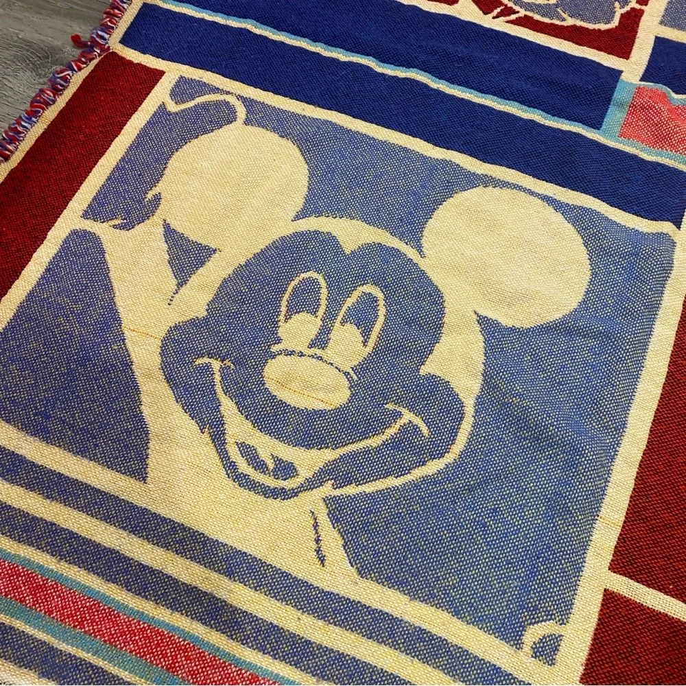 Vintage Beacon Disney Woven Blanket - Mickey Minnie Donald Goofy Throw Tapestry